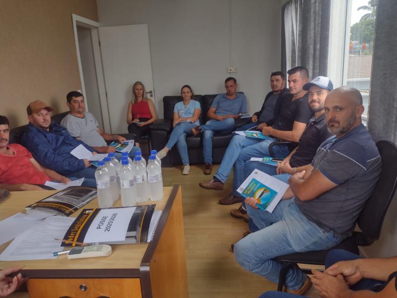 REUNIÃO NA CÂMARA MUNICIPAL DE RIO BONITO DO IGUAÇU DEFINE DIRETRIZES PARA A NOVA LEGISLATURA.
